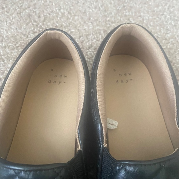 🎁 GIFT IDEA! 🎉 Memory Foam Black Quilted Slip Ons Women Size 9 - Picture 7 of 7